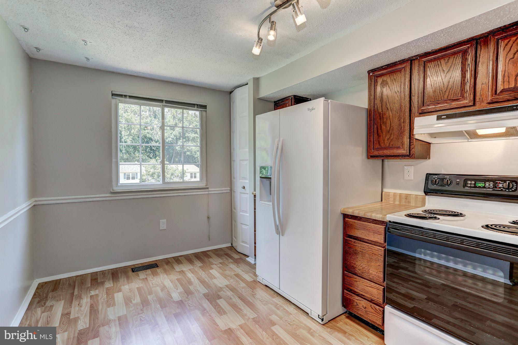 5831 Canvasback Road Burke, VA 22015 - Photo 8 of 26 Kitchen