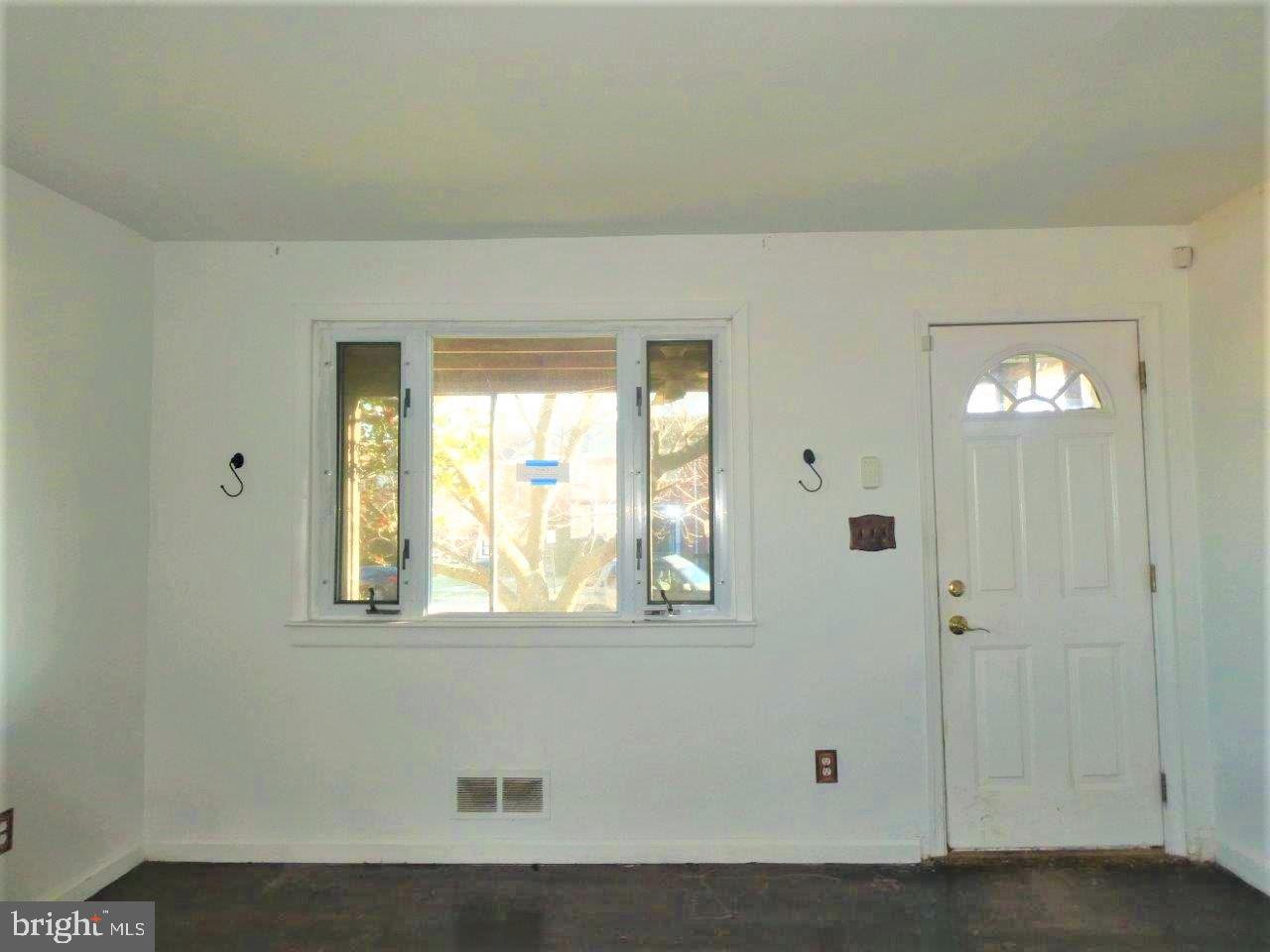 5444 Whitlock Road Baltimore, MD 21229 - Photo 6 of 27