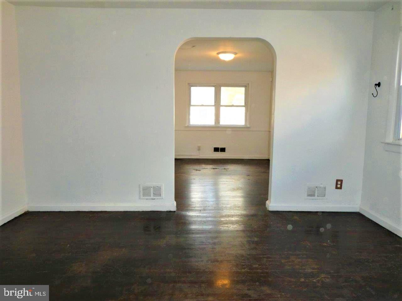 5444 Whitlock Road Baltimore, MD 21229 - Photo 8 of 27