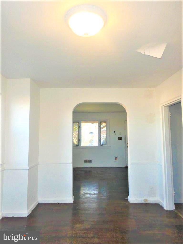 5444 Whitlock Road Baltimore, MD 21229 - Photo 9 of 27