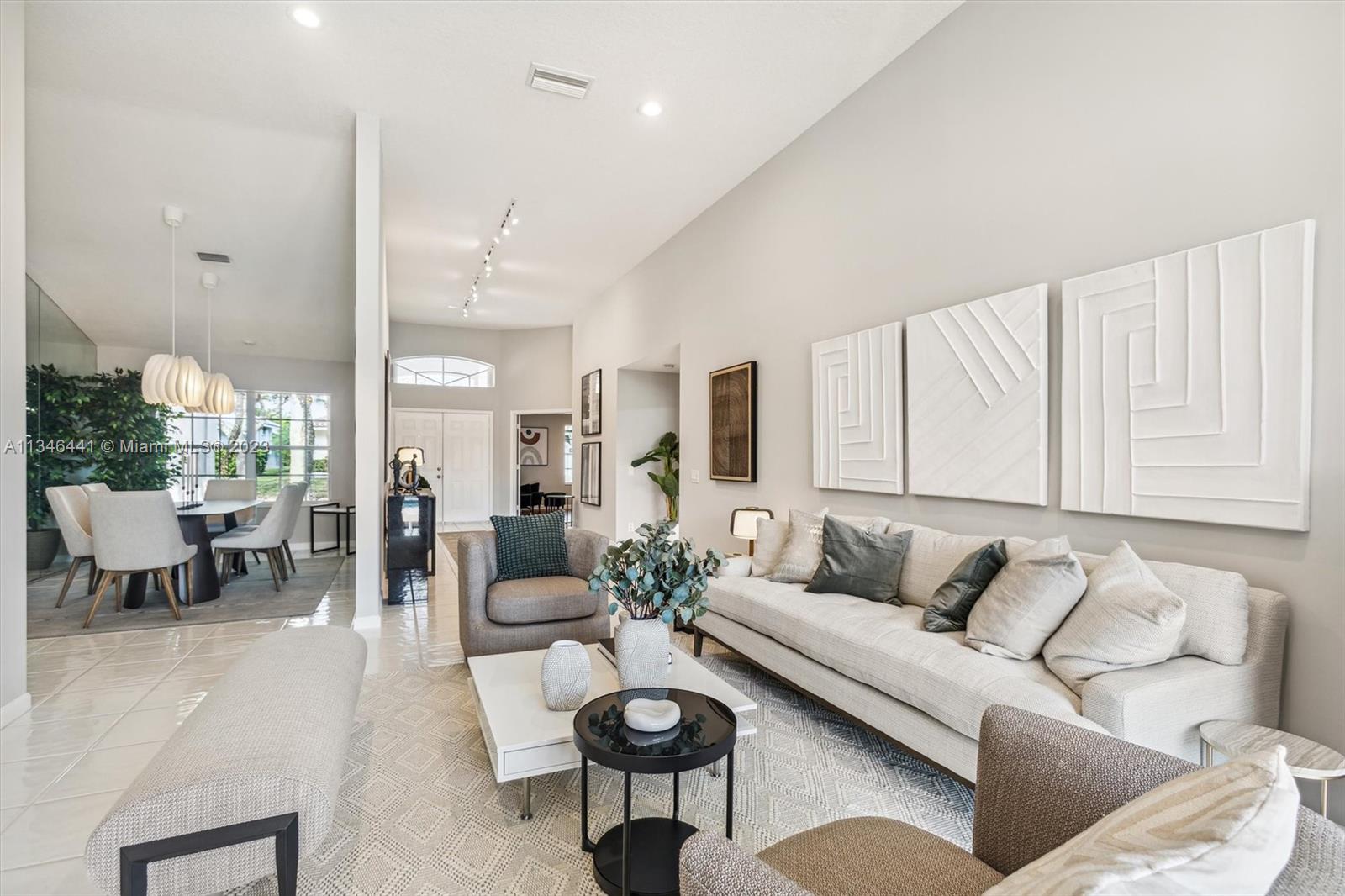 2883 Oakbrook Drive Weston, FL 33332 - Photo 19 of 74