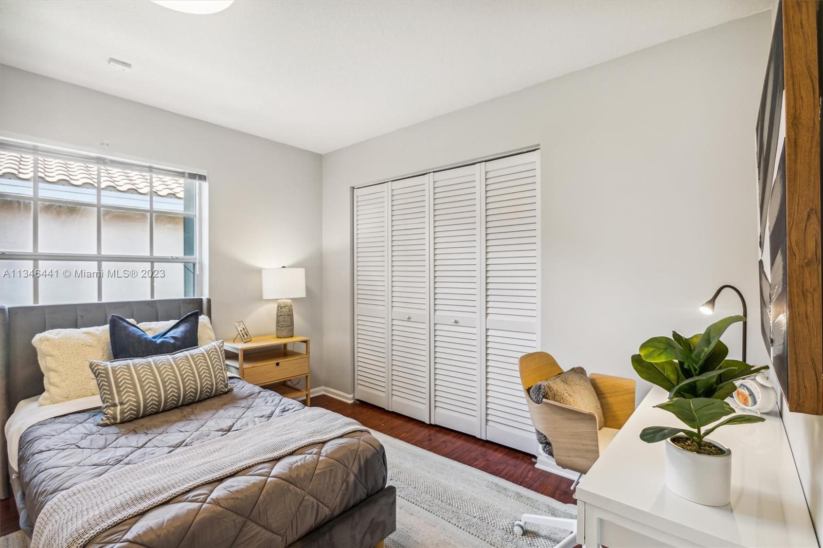 2883 Oakbrook Drive Weston, FL 33332 - Photo 34 of 74