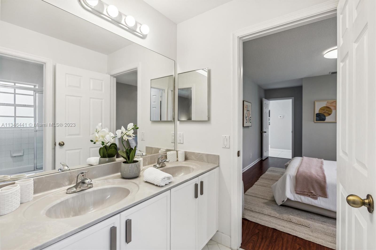 2883 Oakbrook Drive Weston, FL 33332 - Photo 36 of 74