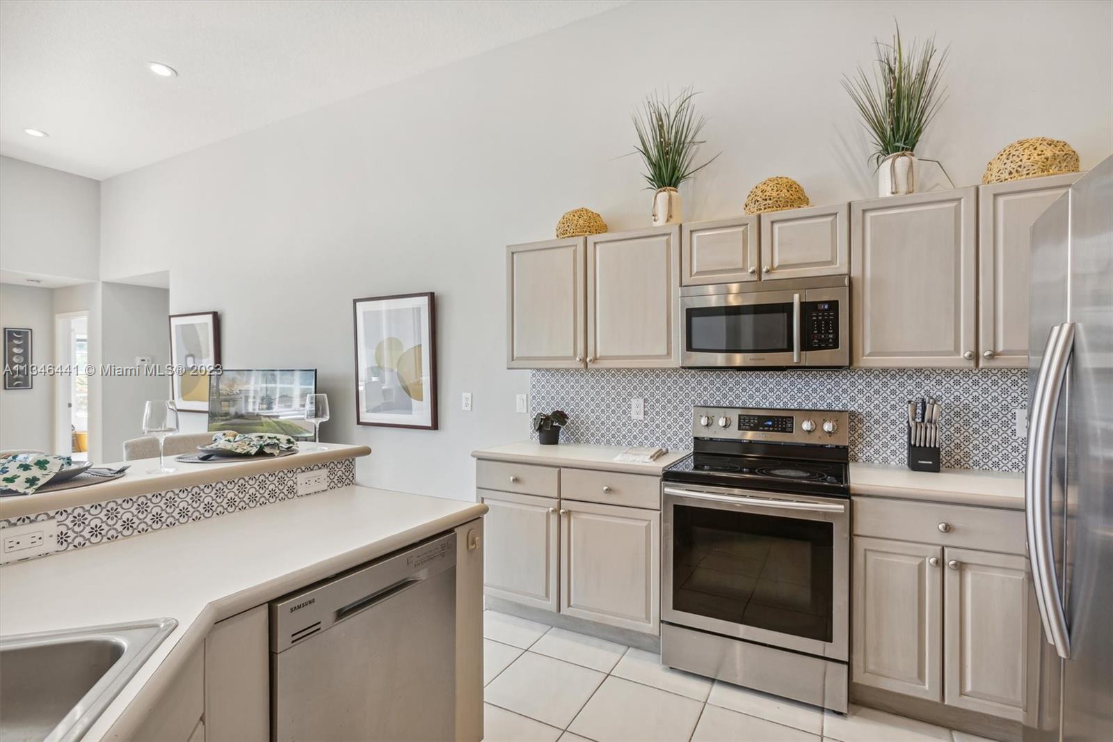 2883 Oakbrook Drive Weston, FL 33332 - Photo 43 of 74