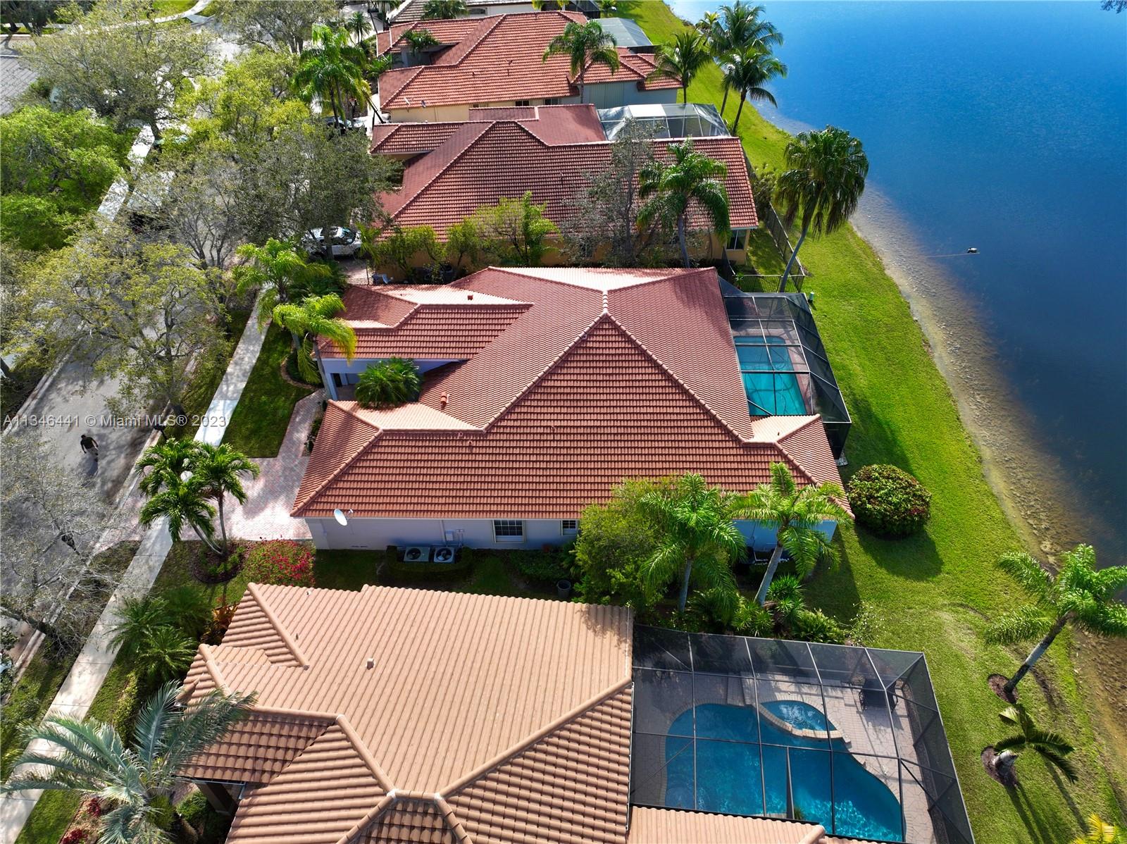 2883 Oakbrook Drive Weston, FL 33332 - Photo 71 of 74