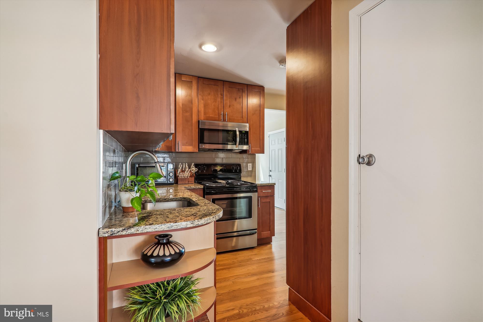 11512 Idlewood Road Silver Spring, MD 20906 - Photo 5 of 39 Kitchen