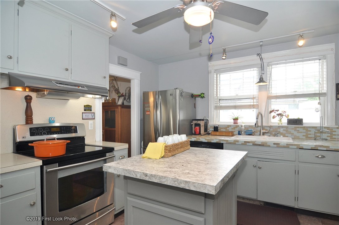 74 King Street Warren, RI 02885 - Photo 7 of 25