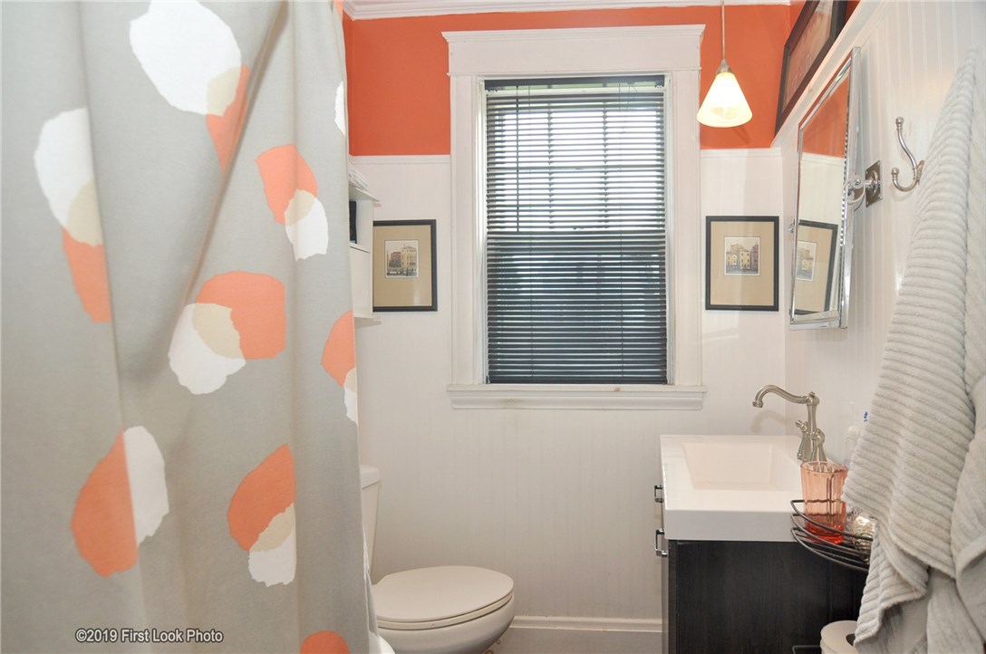 74 King Street Warren, RI 02885 - Photo 8 of 25