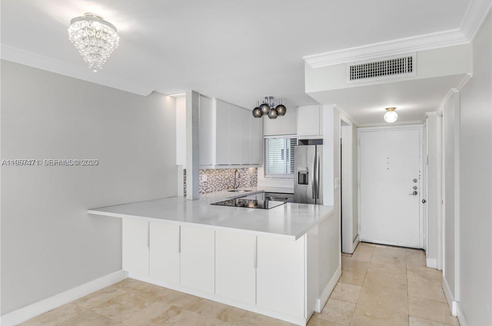 1345 Lincoln Road, Unit 604 Miami Beach, FL 33139 - Photo 1 of 17