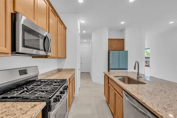 $2,600 | 10607 Katherine Lk Drive, Missouri City, TX 77459