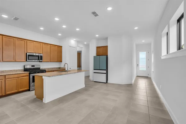 $2,600 | 10607 Katherine Lk Drive, Missouri City, TX 77459