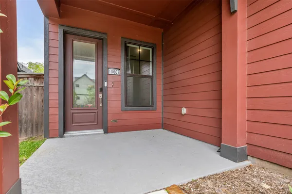 $2,600 | 10607 Katherine Lk Drive, Missouri City, TX 77459