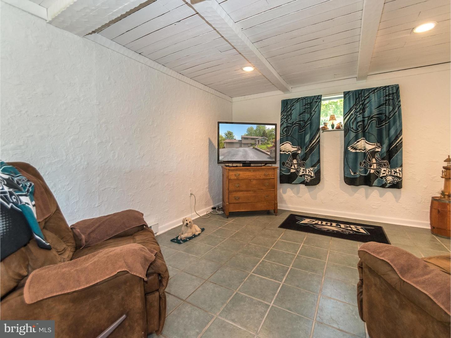 5917 Emmaus Road Emmaus, PA 18049 - Photo 16 of 25 Gallery Image 16