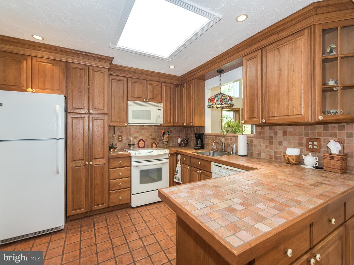 5917 Emmaus Road Emmaus, PA 18049 - Photo 7 of 25 Gallery Image 7