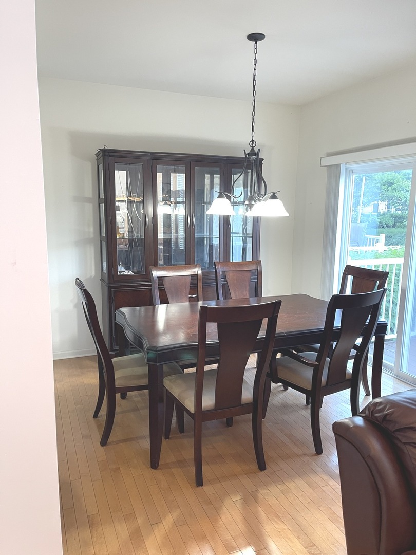 918 Oak Ridge Boulevard Elgin, IL 60120 - Photo 8 of 22