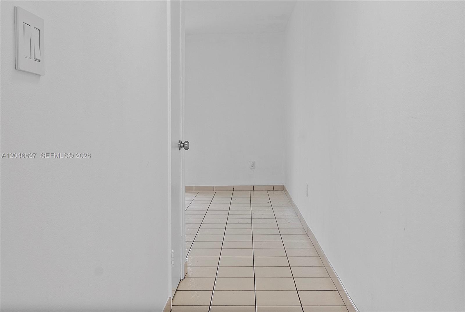 10112 Southwest 23rd Street Miami, FL 33165 - Photo 5 of 32