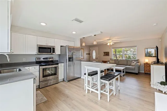 $415,000 | 1140 49th Avenue North, St. Petersburg, FL 33703