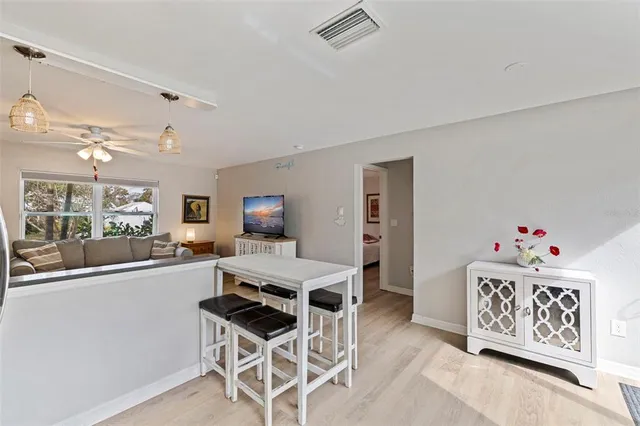 $415,000 | 1140 49th Avenue North, St. Petersburg, FL 33703