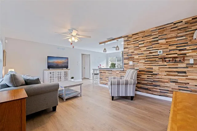 $415,000 | 1140 49th Avenue North, St. Petersburg, FL 33703