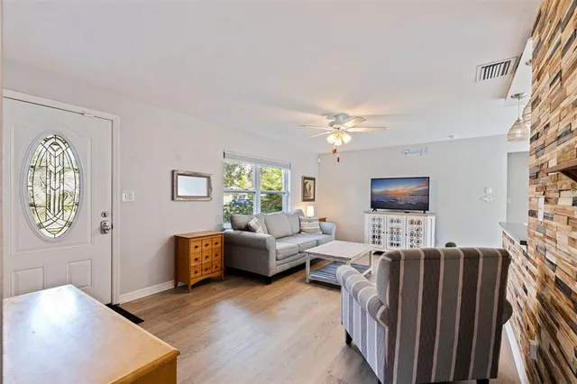 $415,000 | 1140 49th Avenue North, St. Petersburg, FL 33703