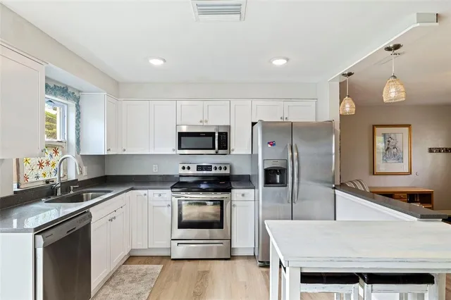 $415,000 | 1140 49th Avenue North, St. Petersburg, FL 33703