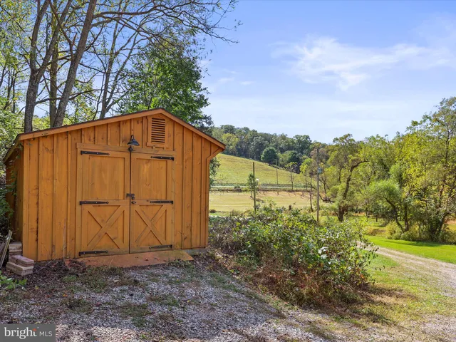 $750,000 | 2122 West Springfield Road, Seven Valleys, PA 17360