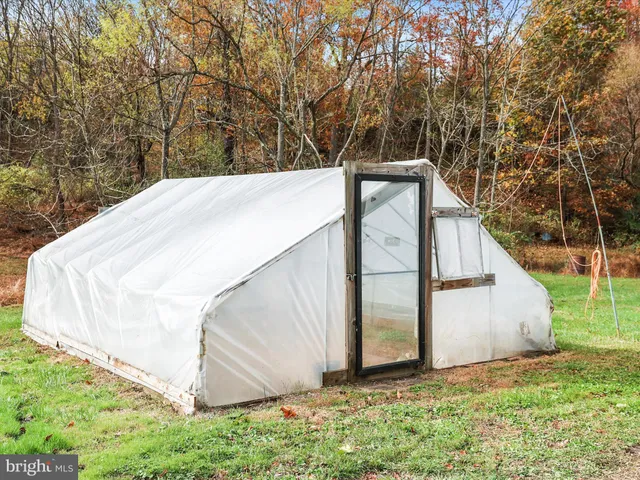 $750,000 | 2122 West Springfield Road, Seven Valleys, PA 17360