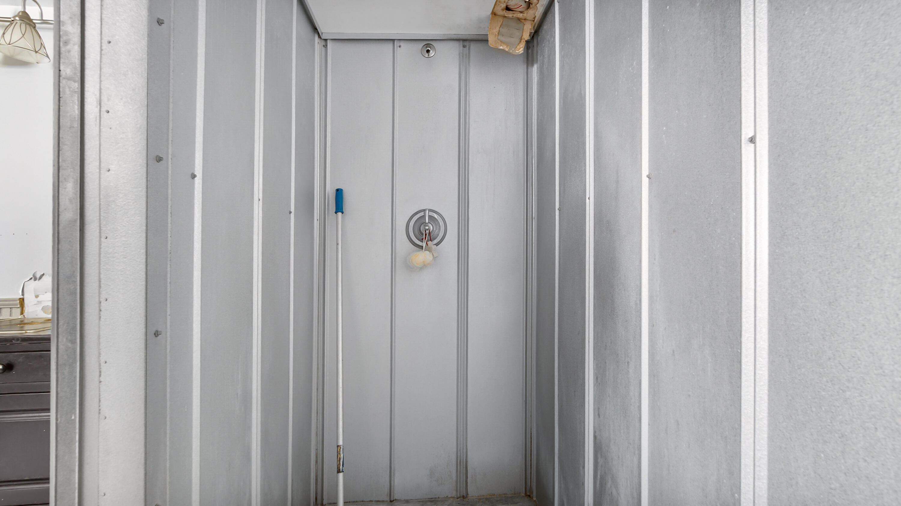 13636 Highway 20 Freeport, FL 32439 - Photo 18 of 42 a bathroom with a shower