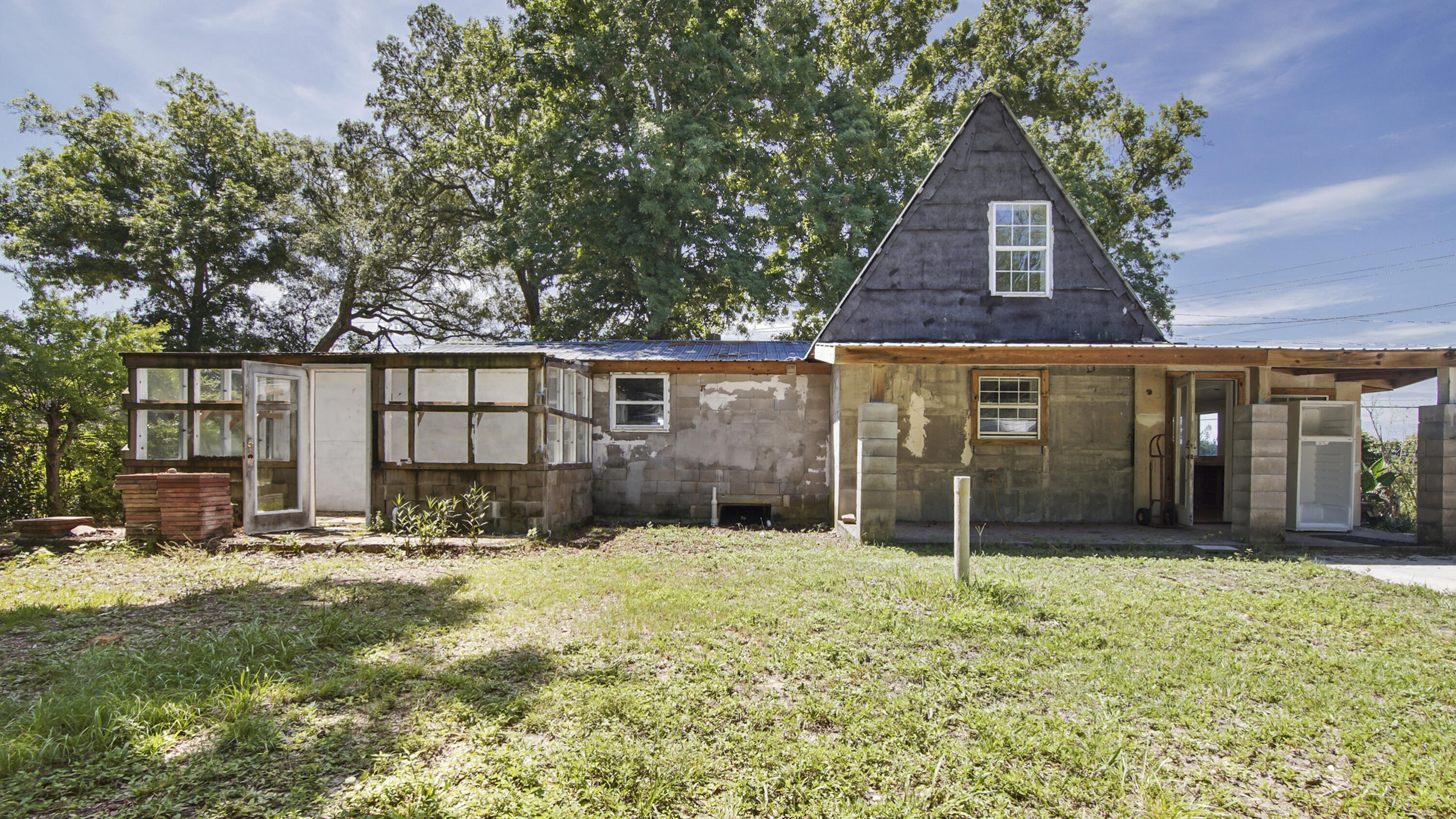 13636 Highway 20 Freeport, FL 32439 - Photo 6 of 42 a view of a house with a yard