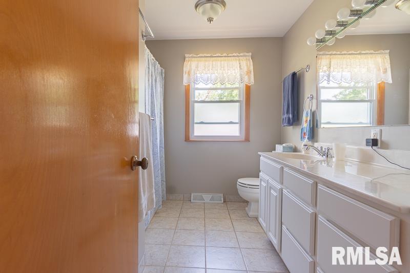 1303 Springfield Road East Peoria, IL 61611 - Photo 19 of 26 Gallery Image 19