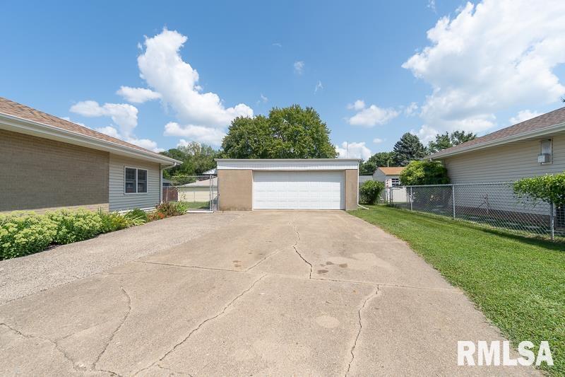 1303 Springfield Road East Peoria, IL 61611 - Photo 22 of 26 Gallery Image 22
