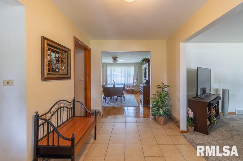 1303 Springfield Road East Peoria, IL 61611 - Photo 3 of 26 Gallery Image 3