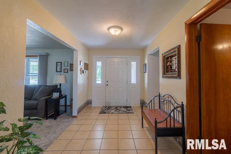1303 Springfield Road East Peoria, IL 61611 - Photo 4 of 26 Gallery Image 4