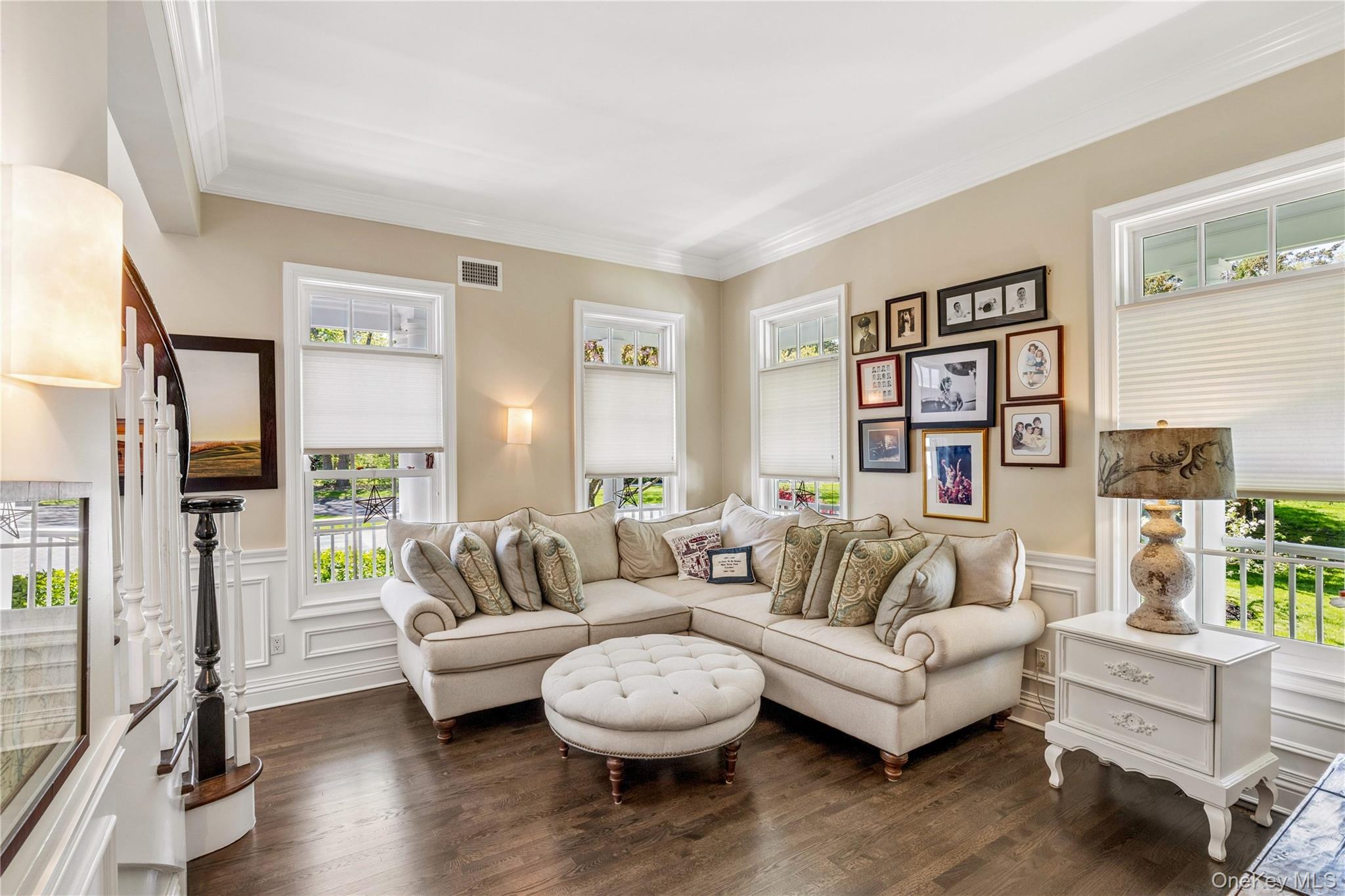 503 Cold Spring Road Laurel Hollow, NY 11791 - Photo 7 of 49
