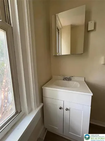 $1,200 | 947 Liberty Street, Unit 3, Allentown, PA 18102