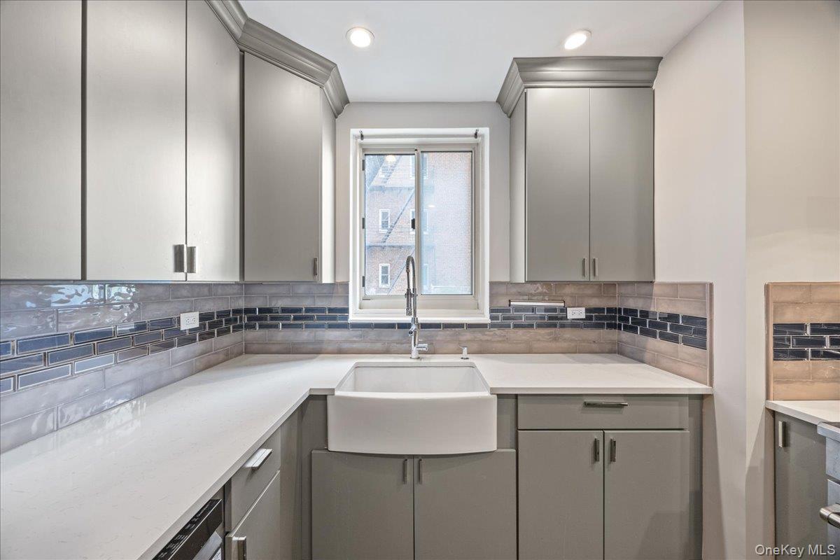 629 Kappock Street, Unit 2A Bronx, NY 10463 - Photo 22 of 36