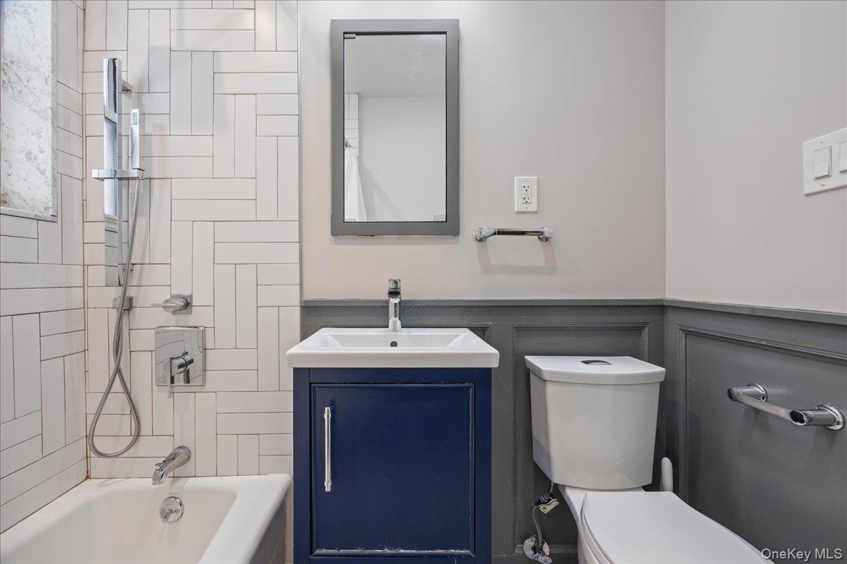 629 Kappock Street, Unit 2A Bronx, NY 10463 - Photo 29 of 36