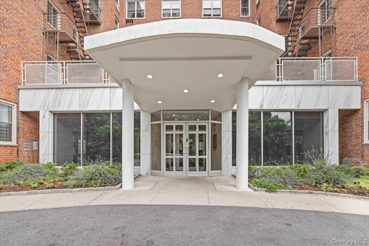 629 Kappock Street, Unit 2A Bronx, NY 10463 - Photo 32 of 36