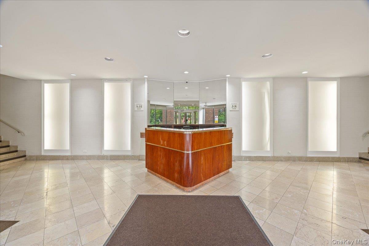 629 Kappock Street, Unit 2A Bronx, NY 10463 - Photo 35 of 36