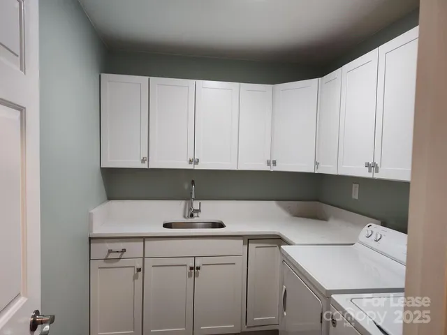 $2,800 | 5206 Dun Robin Lane, Charlotte, NC 28226