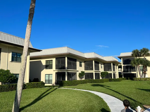 $9,500 | 275 South Beach Road, Unit B201, Tequesta, FL 33469