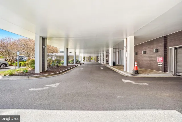 $3,099 | 5101 River Road, Unit 715, Bethesda, MD 20816