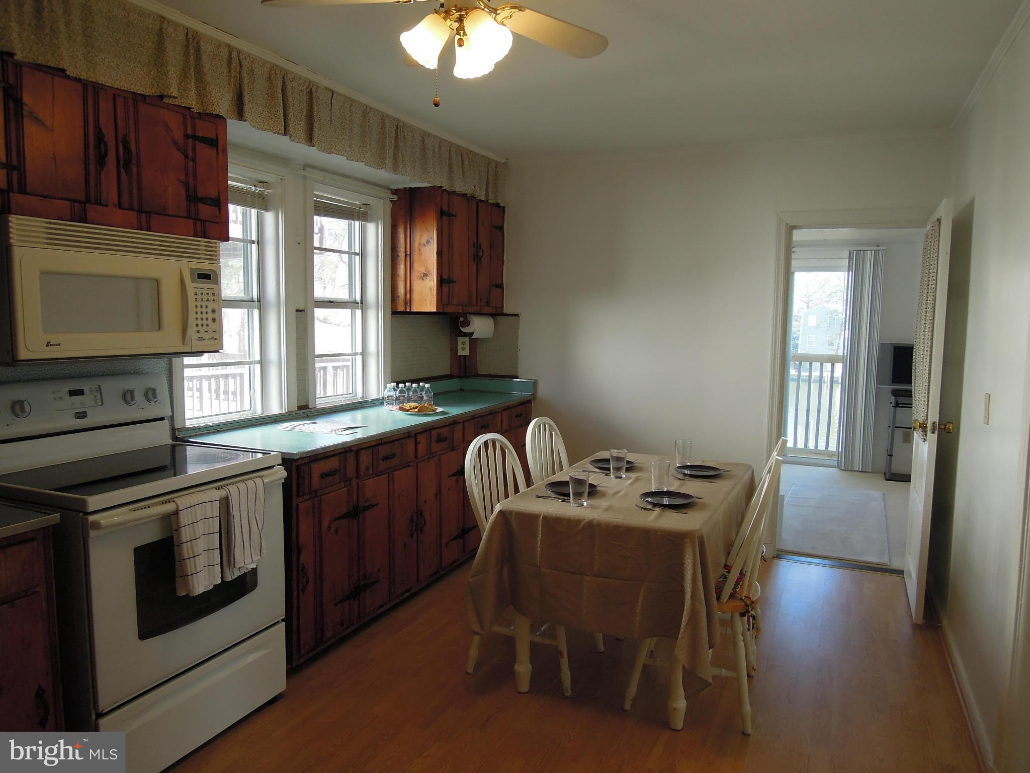785 Powhatan Beach Road Pasadena, MD 21122 - Photo 2 of 16 Kitchen