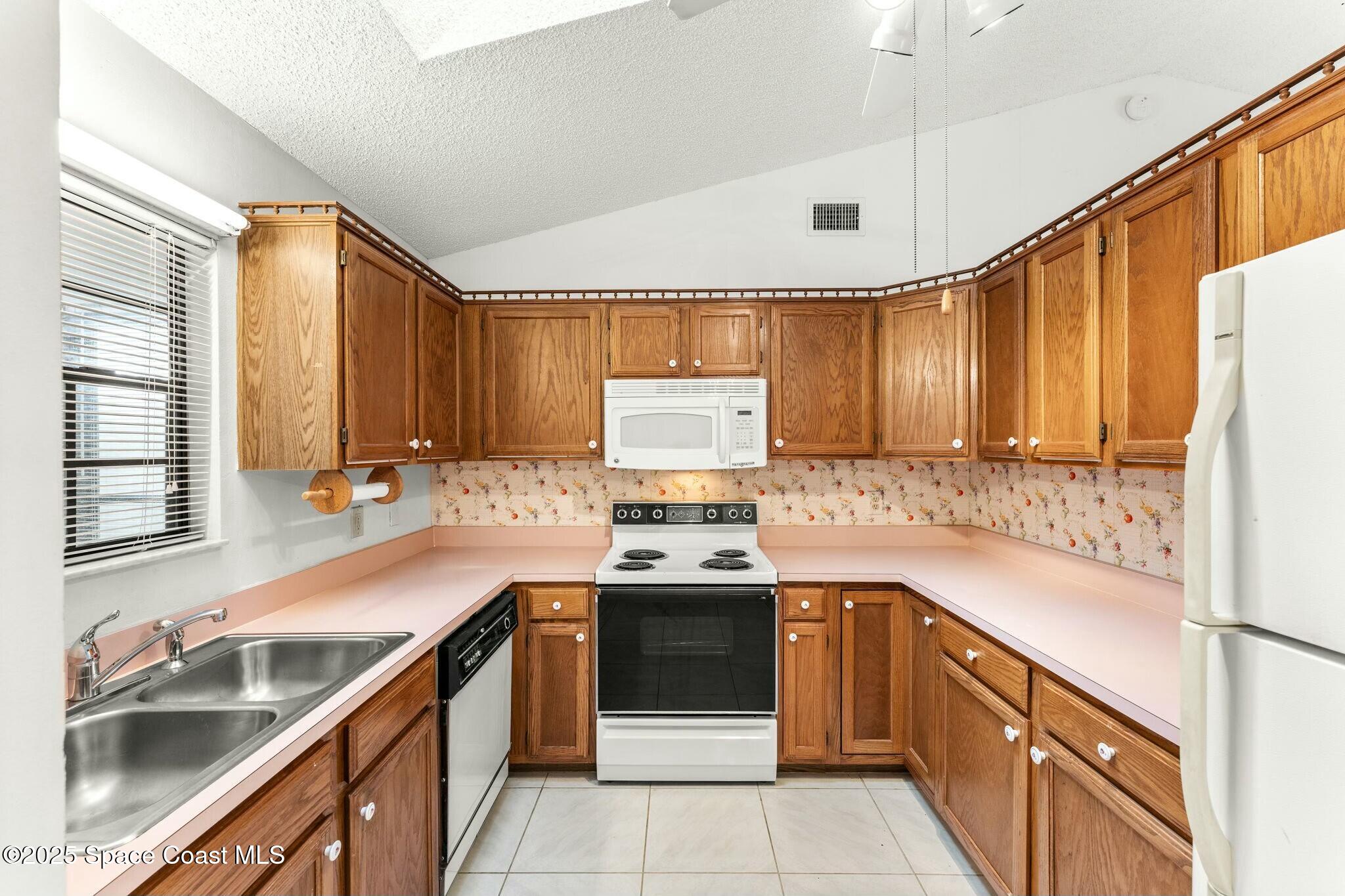 710 Koutnik Road Southeast Palm Bay, FL 32909 - Photo 11 of 32 tempImage0q4Sny