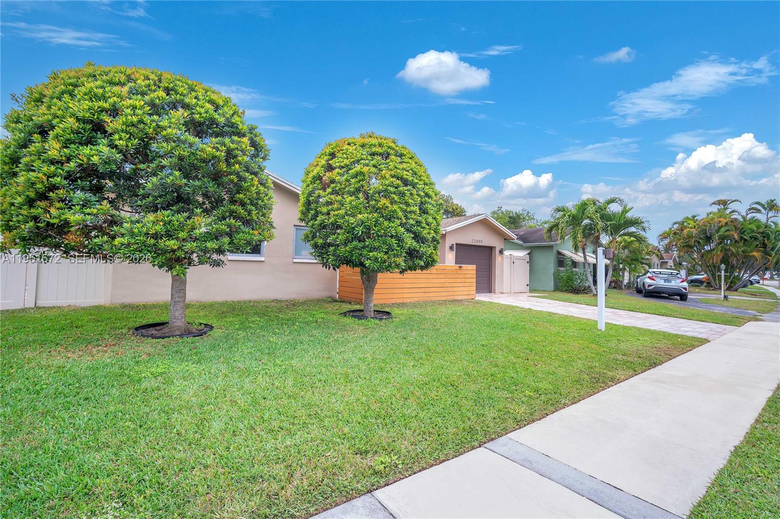 22599 Southwest 65th Avenue Boca Raton, FL 33428 - Photo 3 of 39 Gallery Image 3