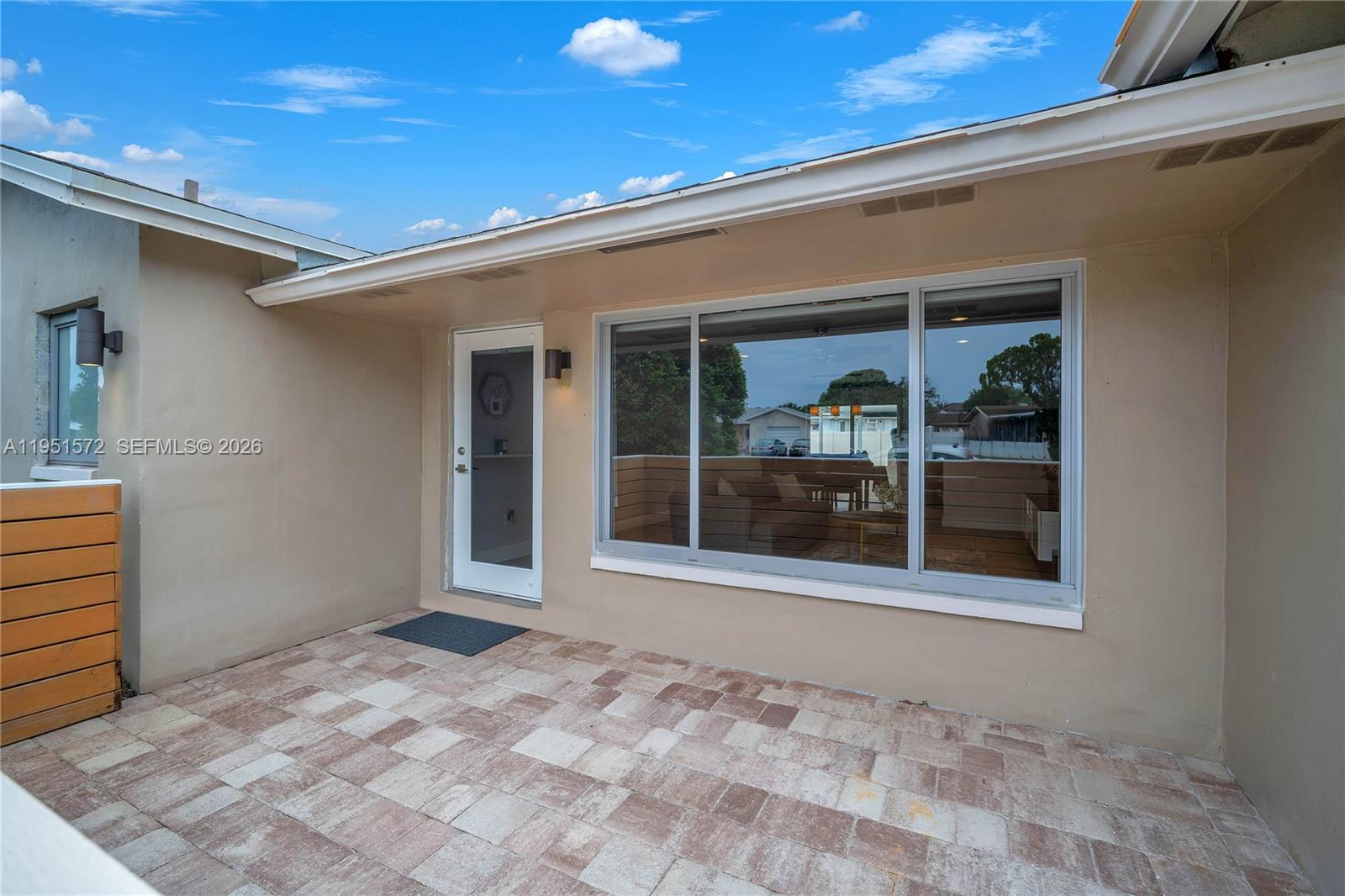 22599 Southwest 65th Avenue Boca Raton, FL 33428 - Photo 5 of 39 Gallery Image 5