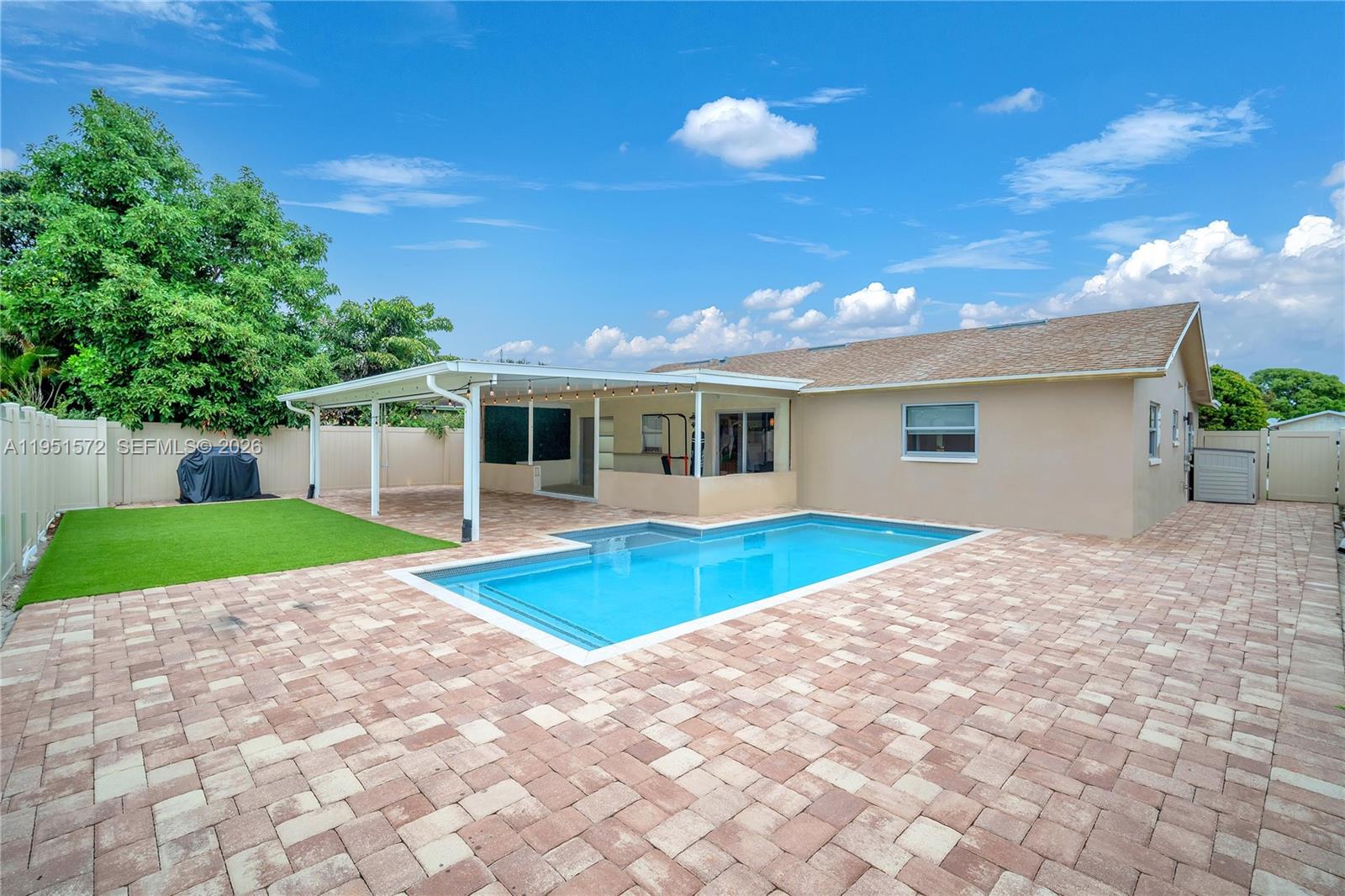 22599 Southwest 65th Avenue Boca Raton, FL 33428 - Photo 7 of 39 Gallery Image 7
