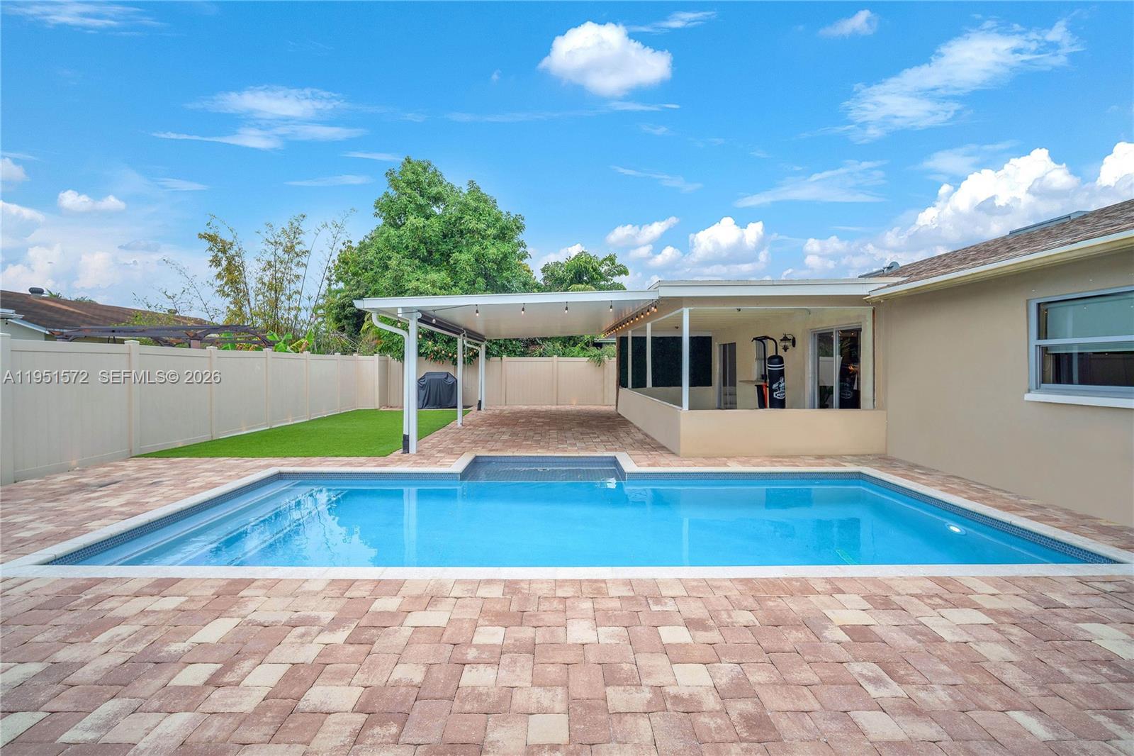22599 Southwest 65th Avenue Boca Raton, FL 33428 - Photo 8 of 39 Gallery Image 8