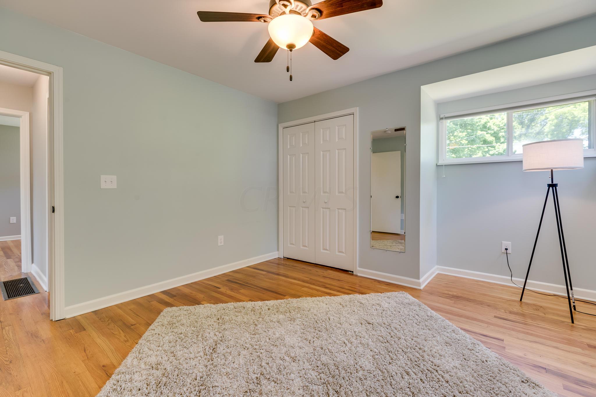 2194 Ridgecliff Road Columbus, OH 43221 - Photo 16 of 34