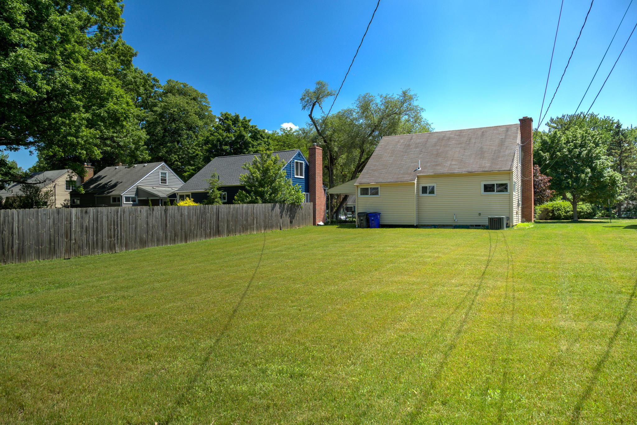 2194 Ridgecliff Road Columbus, OH 43221 - Photo 6 of 34